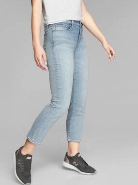 Athleta Skulptek Slim Zion Wash Jeans Size 4